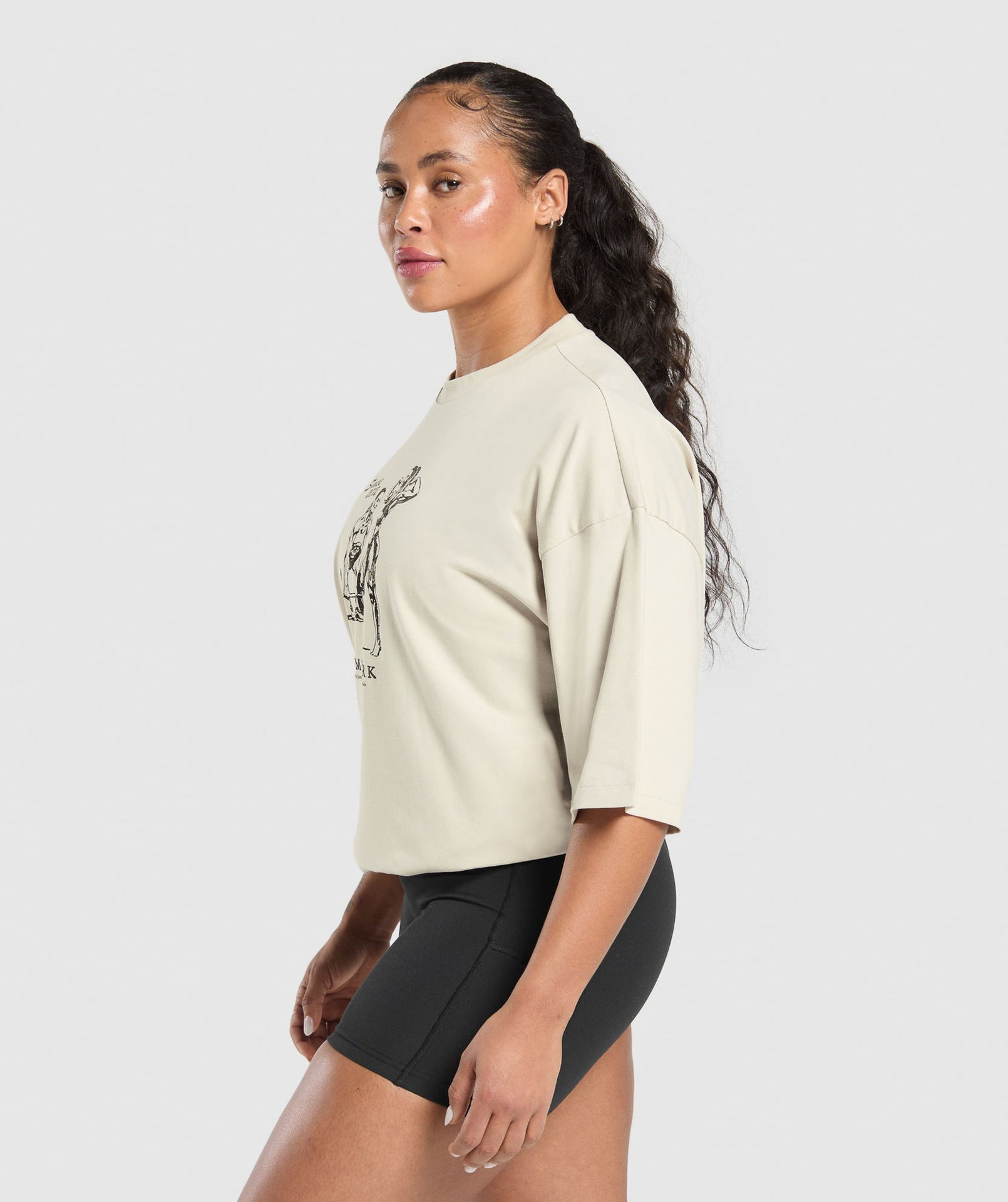 TWO STRONG WOMEN OVERSIZED T-SHIRT