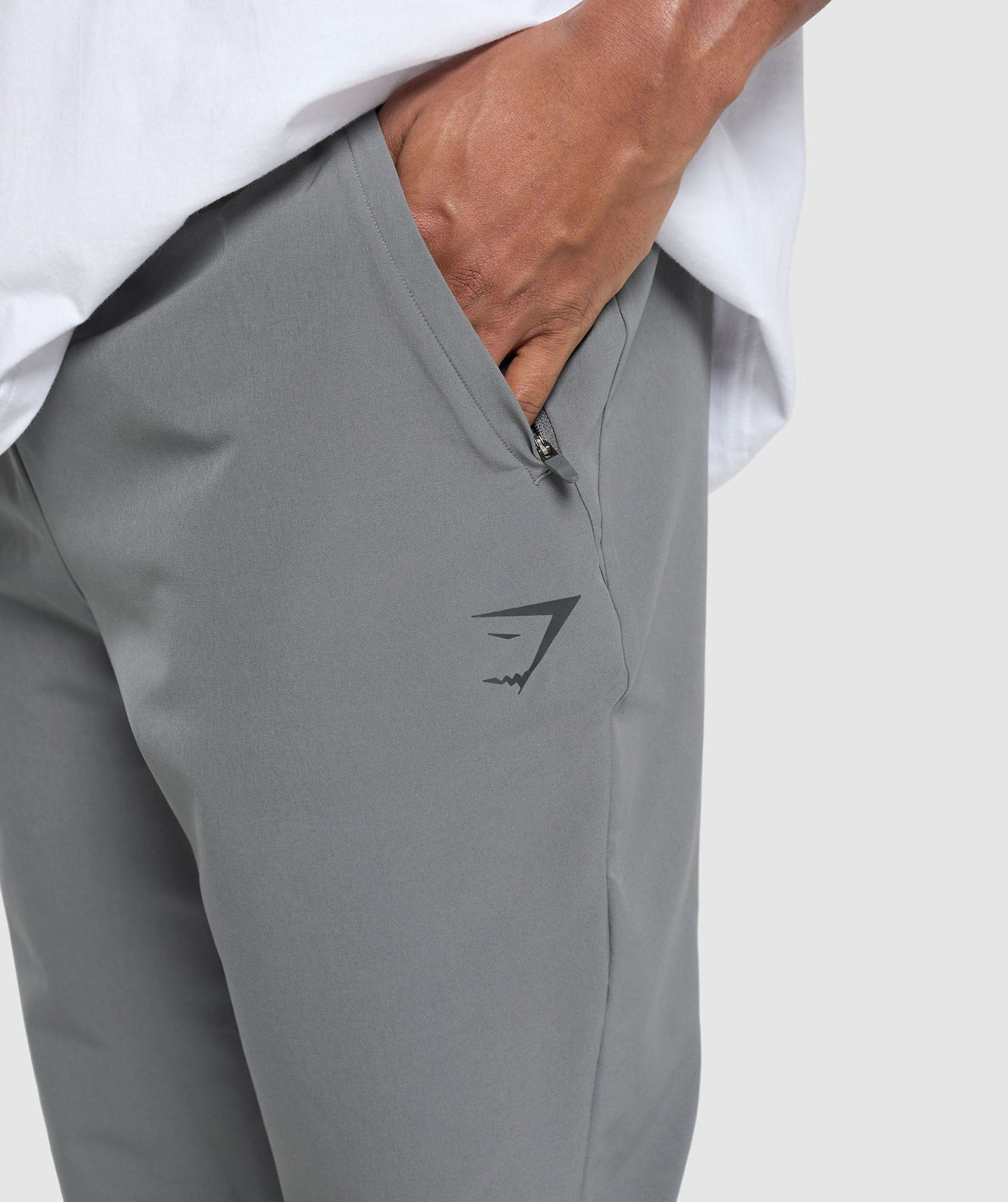 EASE WOVEN JOGGERS
