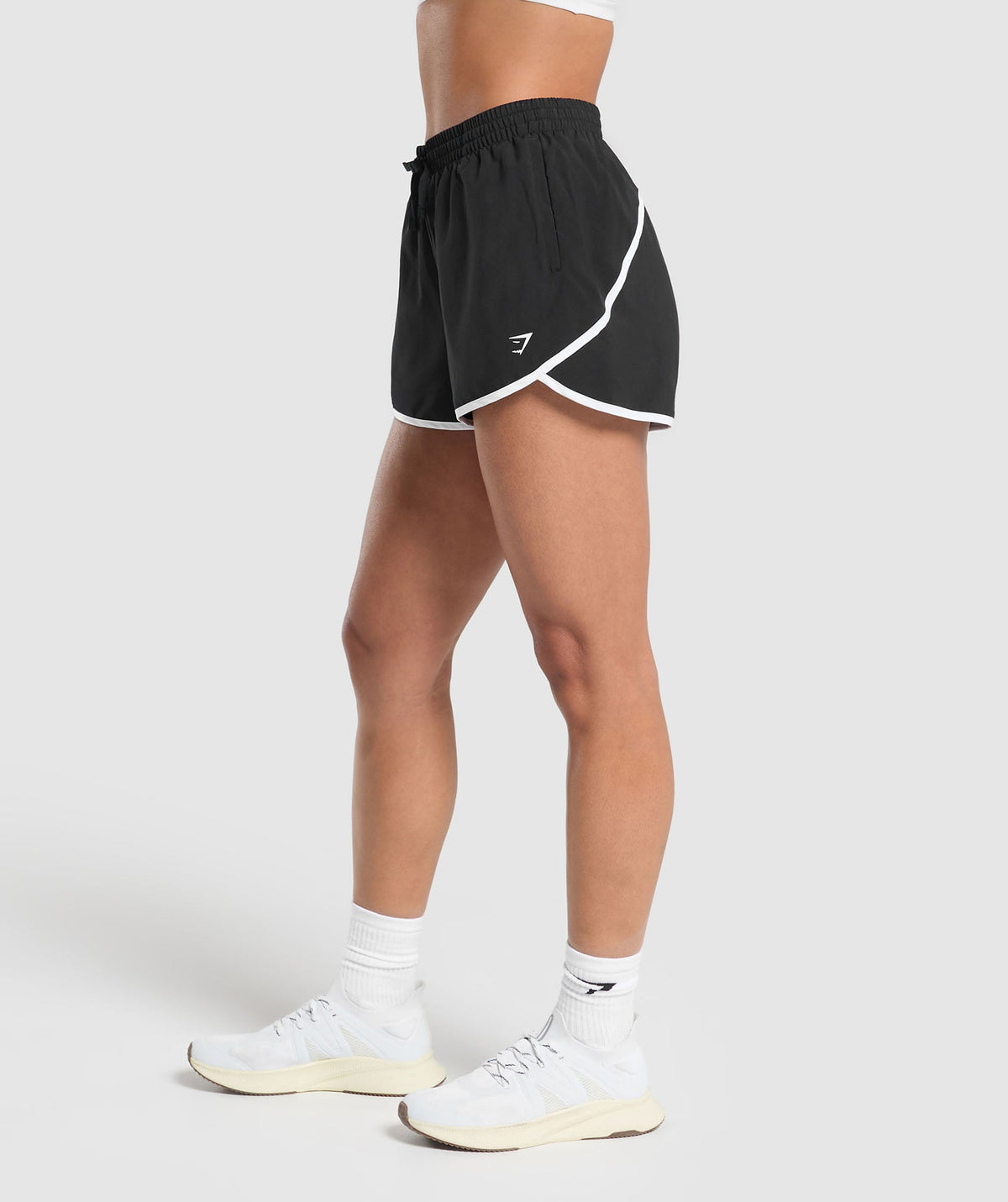 TRAINING CONTRAST LOOSE 2.5" SHORTS
