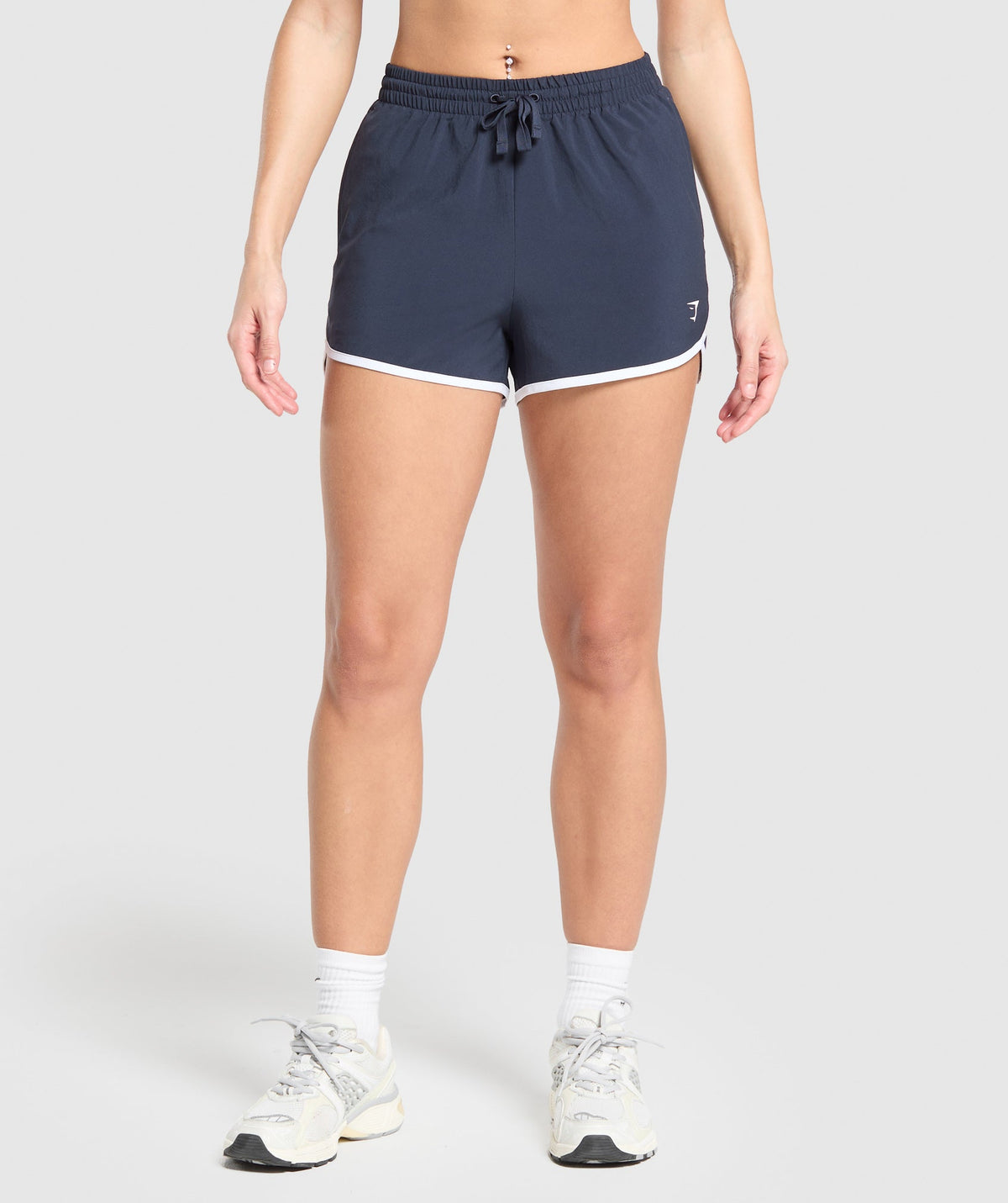TRAINING CONTRAST LOOSE 2.5" SHORTS