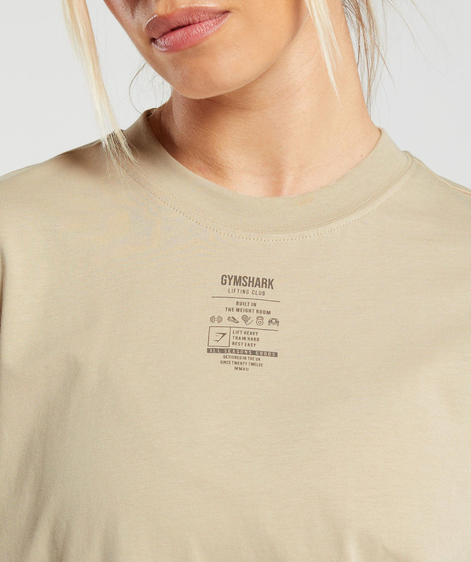 CARE LABEL GRAPHIC OVERSIZED T-SHIRT