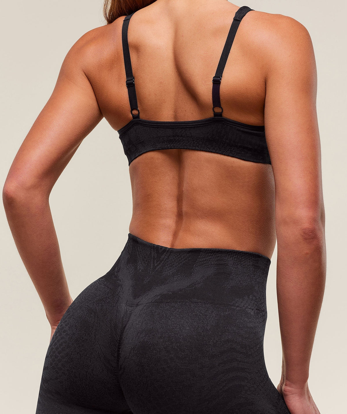 ADAPT X WHITNEY ANIMAL SEAMLESS TWIST FRONT BRA