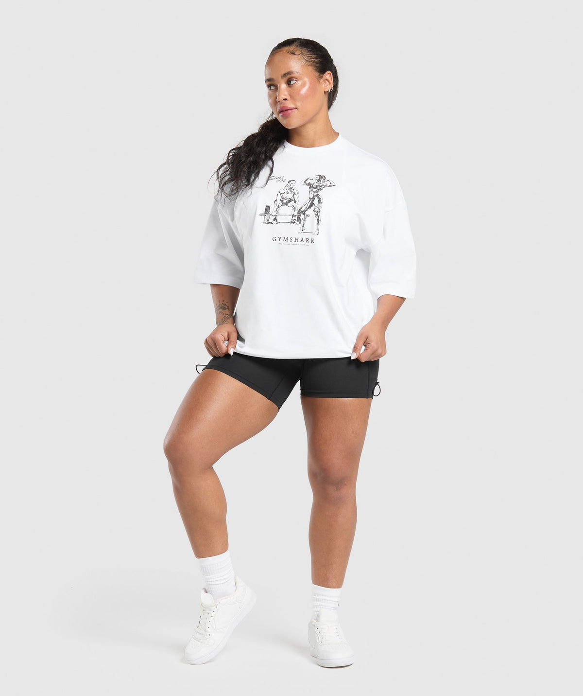 TWO STRONG WOMEN OVERSIZED T-SHIRT