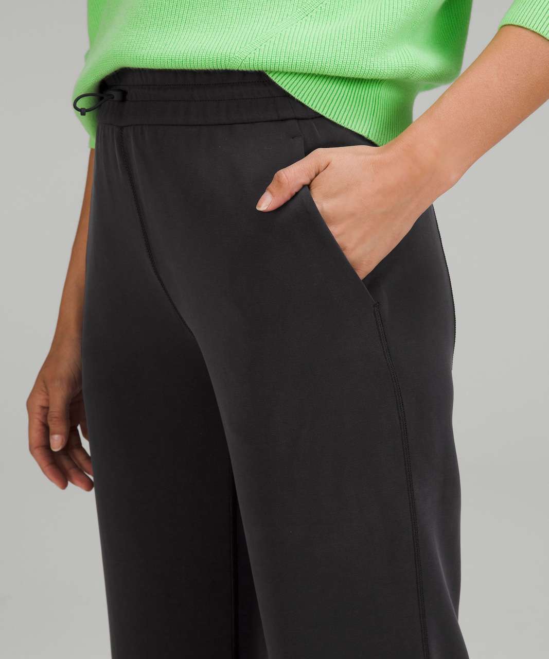 Lululemon Softstreme High-Rise Straight Leg Crop
