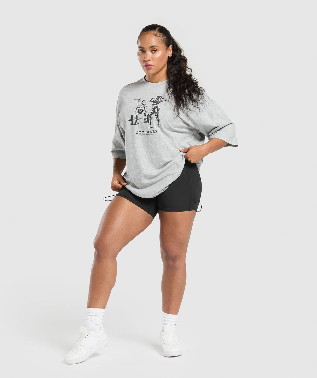 TWO STRONG WOMEN OVERSIZED T-SHIRT
