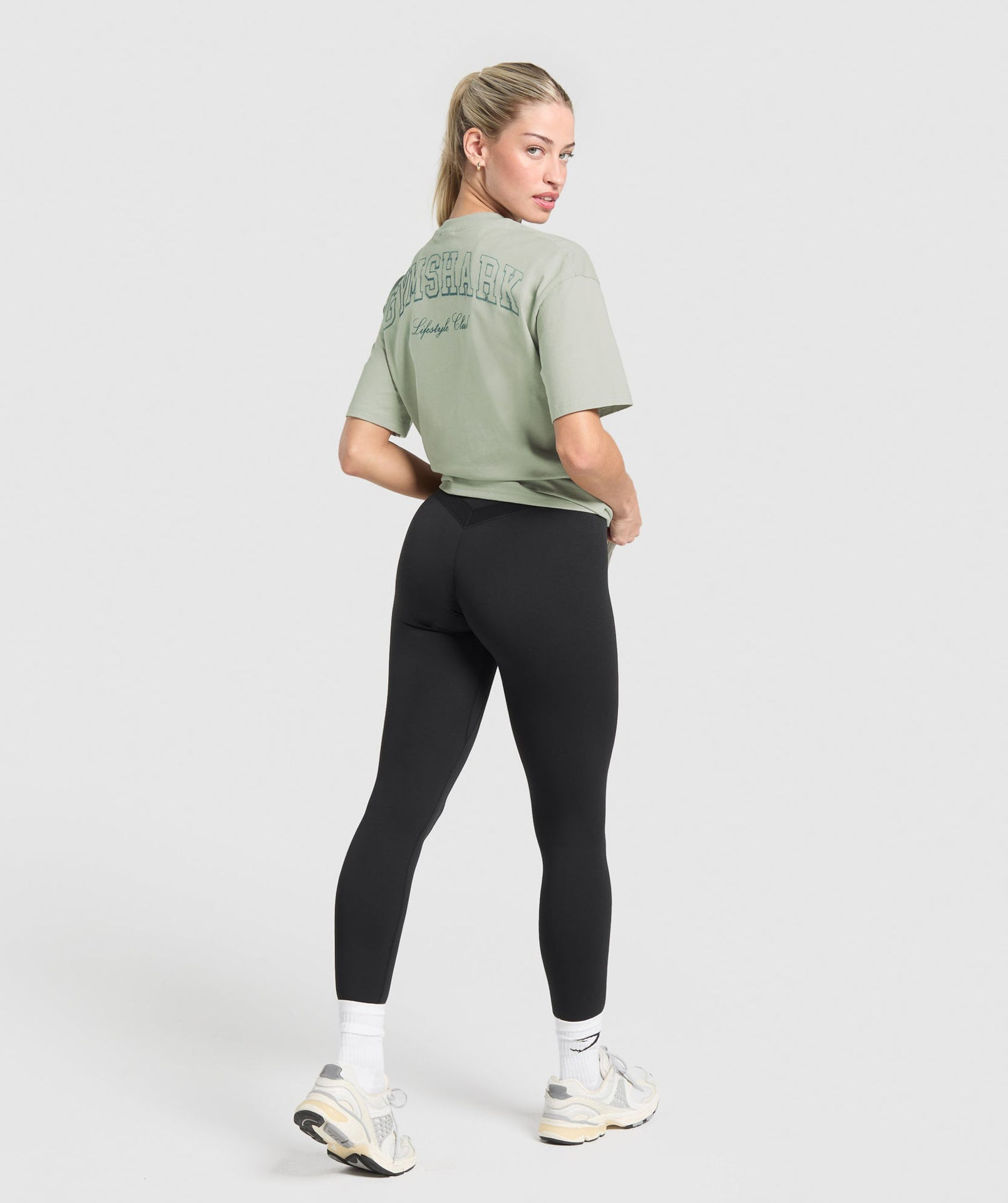 CAMPUS CLASSICS GRAPHIC T-SHIRT