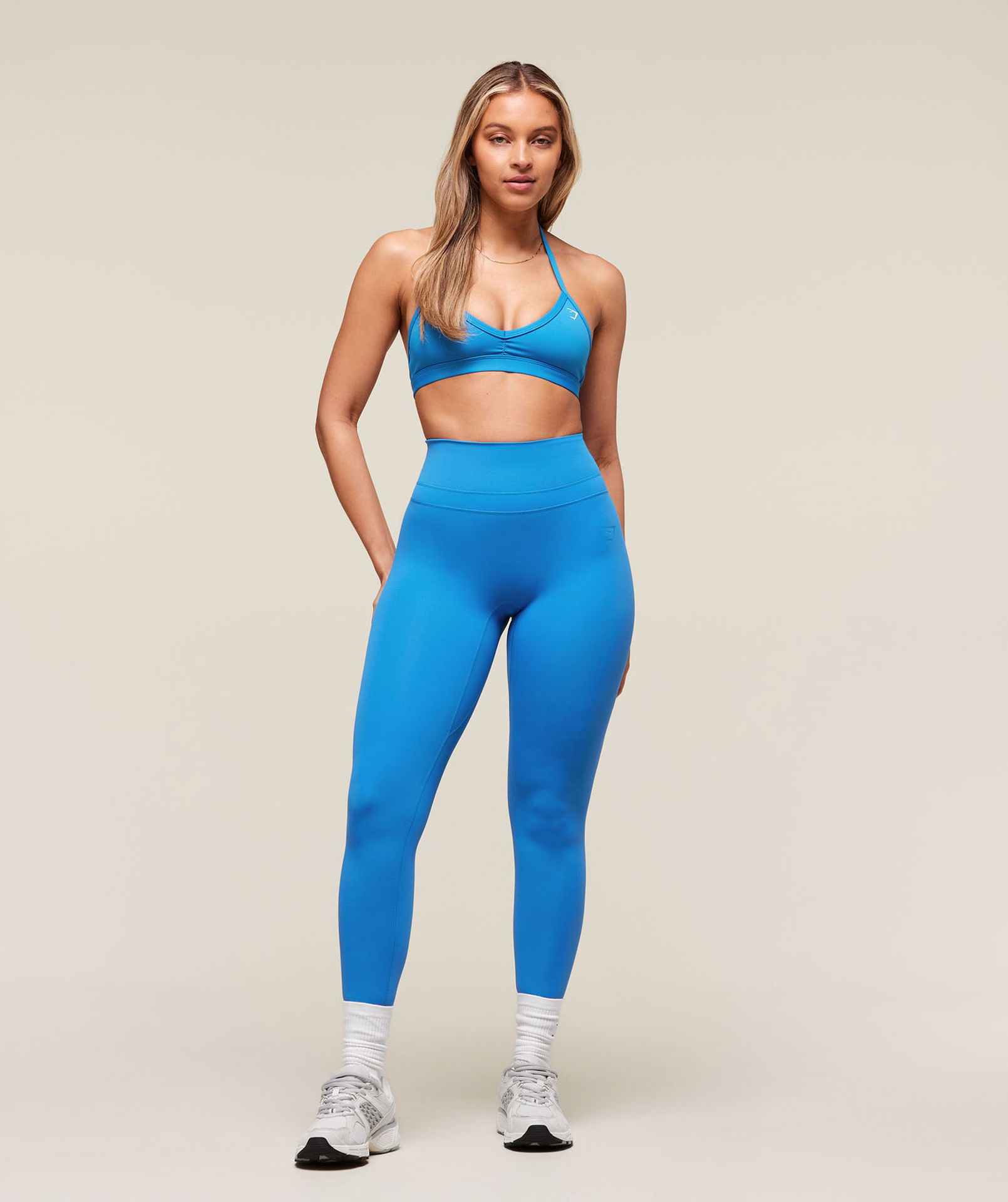 MINIMAL HALTERNECK SPORTS BRA