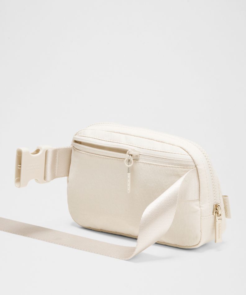 Lululemon Everywhere Belt Bag 1L