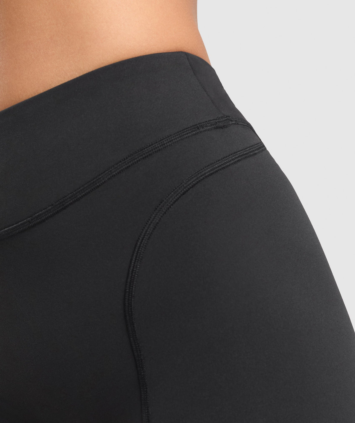 DIPPED WAISTBAND SHORTS