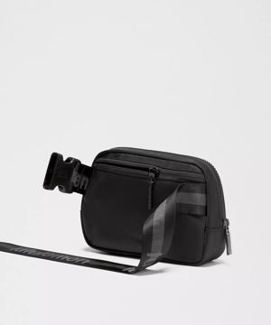 Everywhere Belt Bag 1L Wordmark