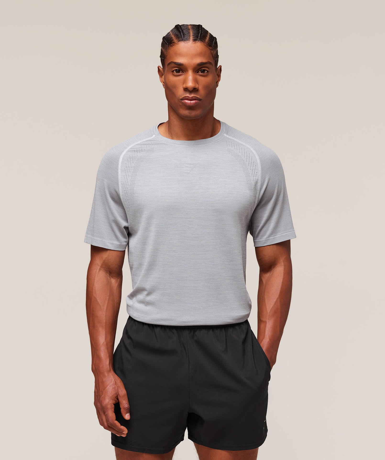 VERSATILE SEAMLESS T-SHIRT