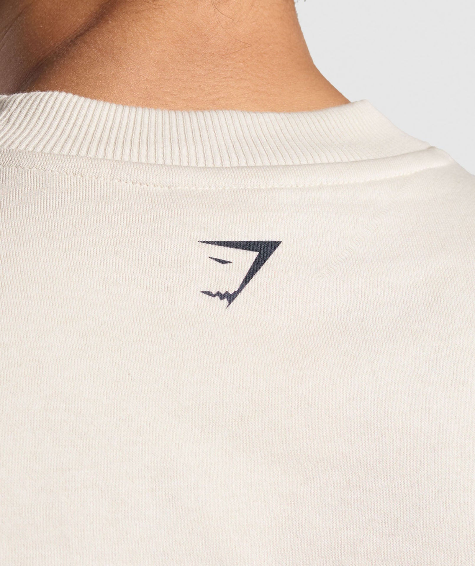 LIFTING ESSENTIALS GRAPHIC BRUSHED OVERSIZED SWEATSHIRT