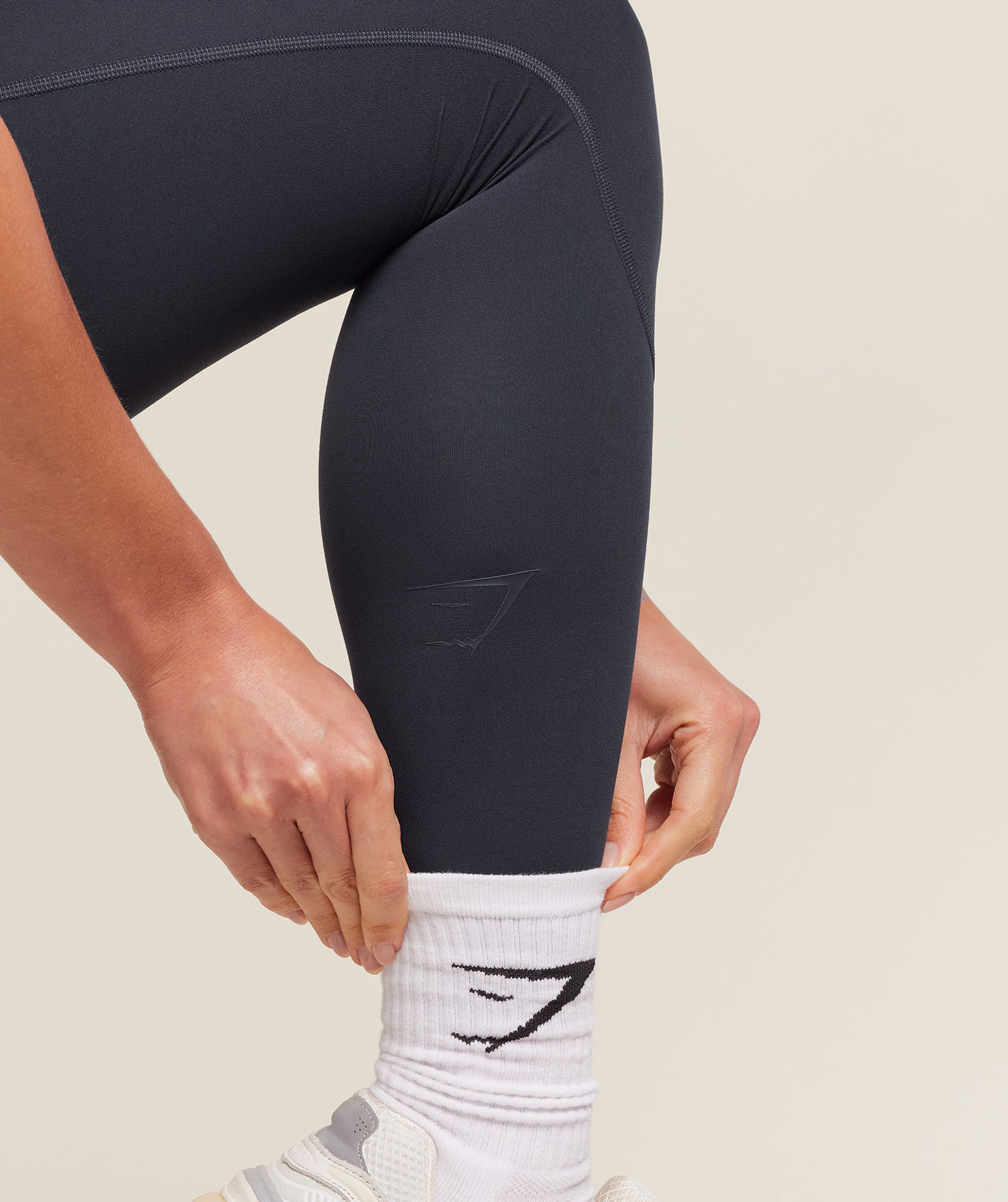 LIFTING DIPPED WAISTBAND LEGGINGS