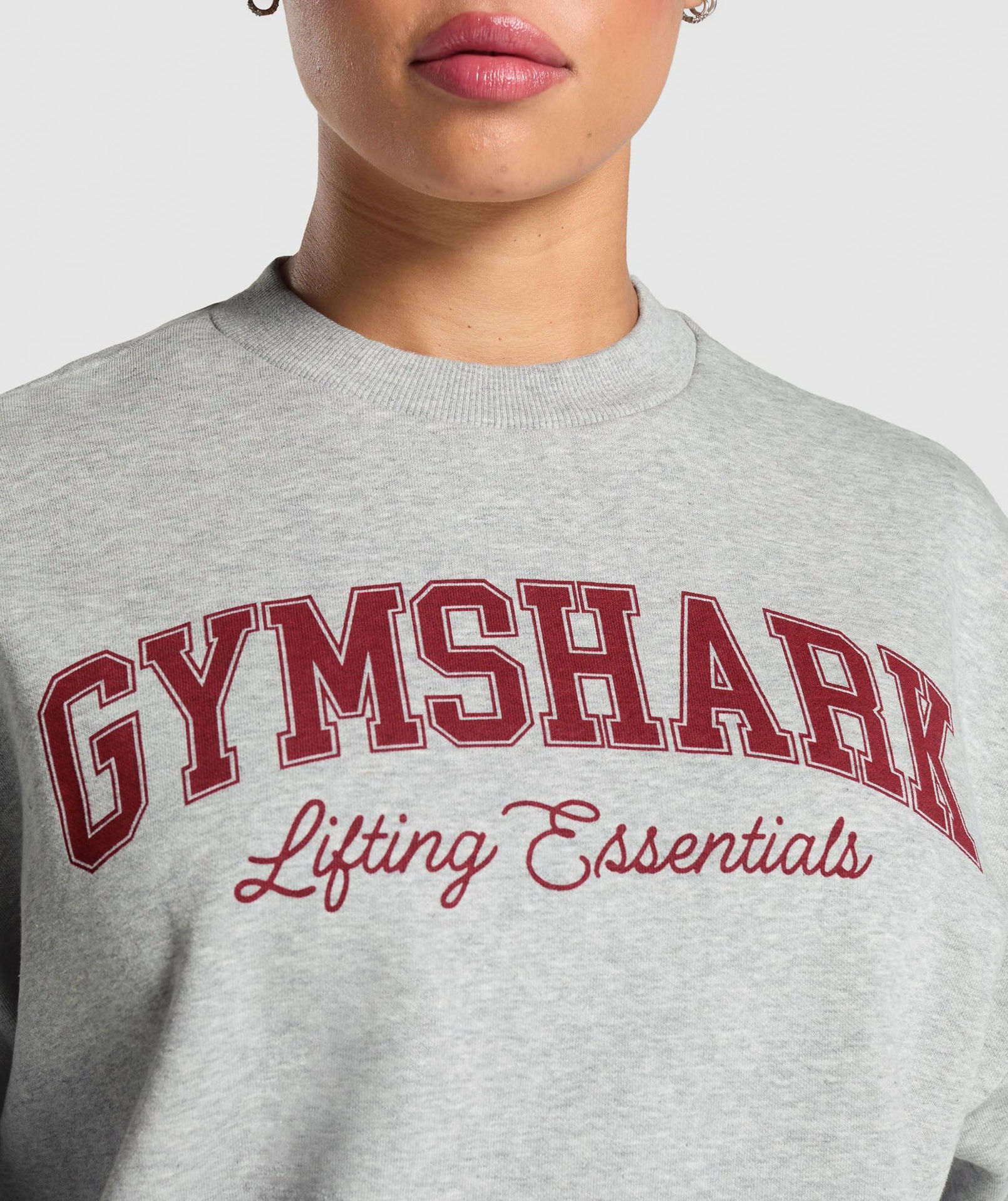 LIFTING ESSENTIALS GRAPHIC BRUSHED OVERSIZED SWEATSHIRT