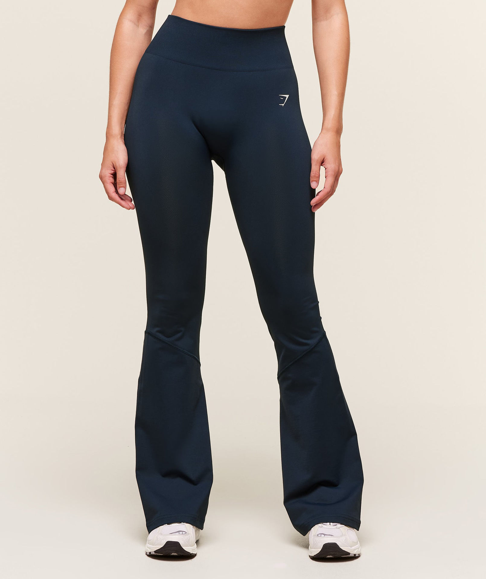 EVERYDAY SEAMLESS FLARED LEGGINGS