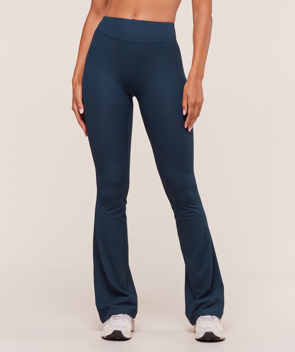 RIBBED FLARED LEGGINGS