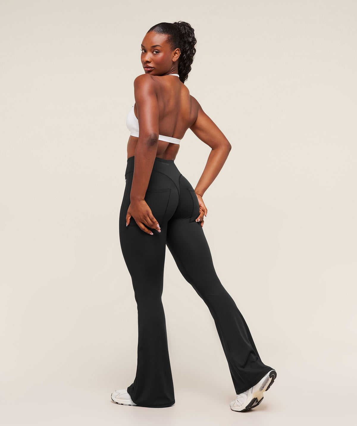 SUPERSET BACK POCKET FLARED LEGGINGS