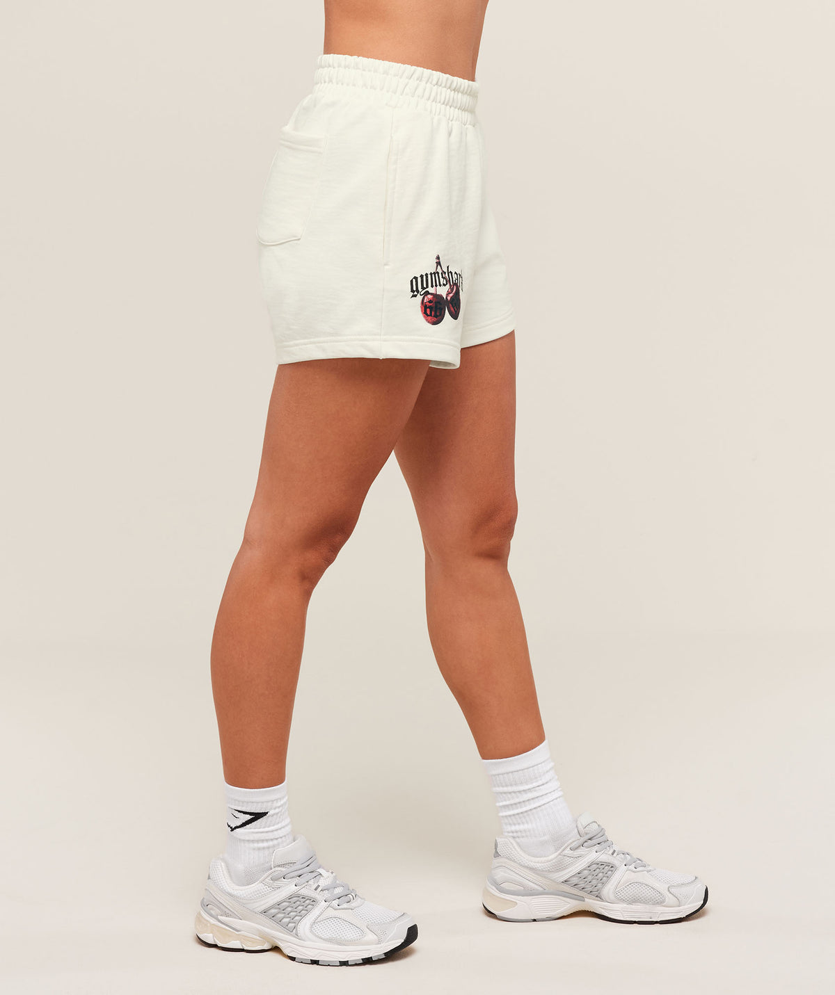 CHERRY GRAPHIC SHORT