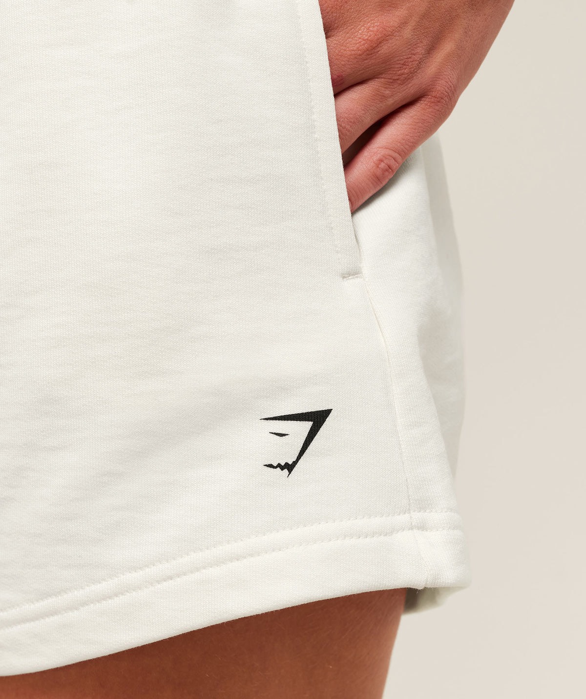 CHERRY GRAPHIC SHORT