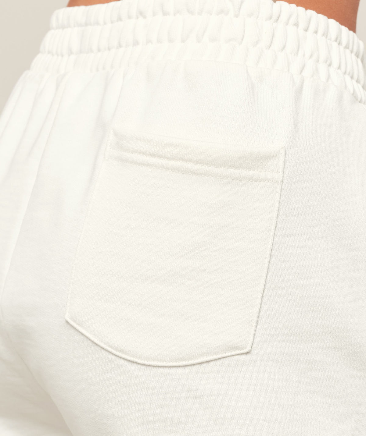 CHERRY GRAPHIC SHORT