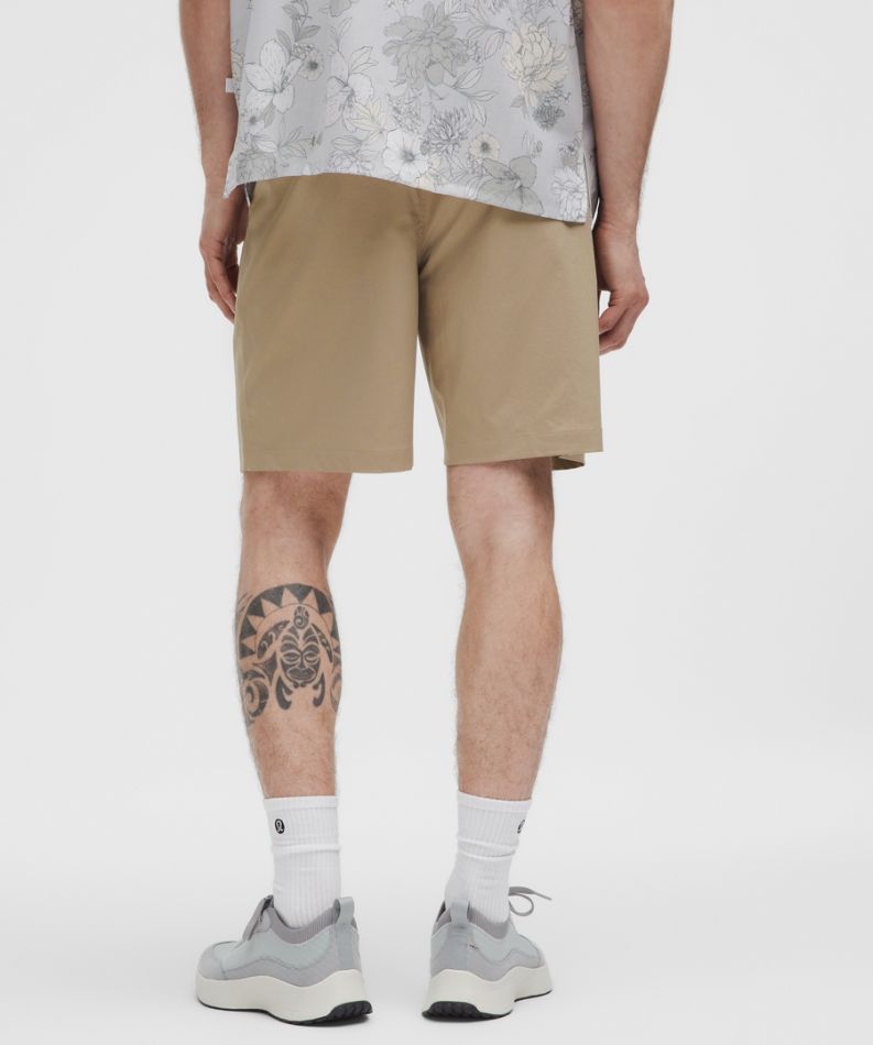 Woven Relaxed-Fit Pleated Short 8"