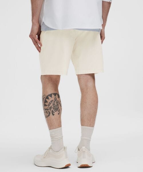 Woven Relaxed-Fit Pleated Short 8"