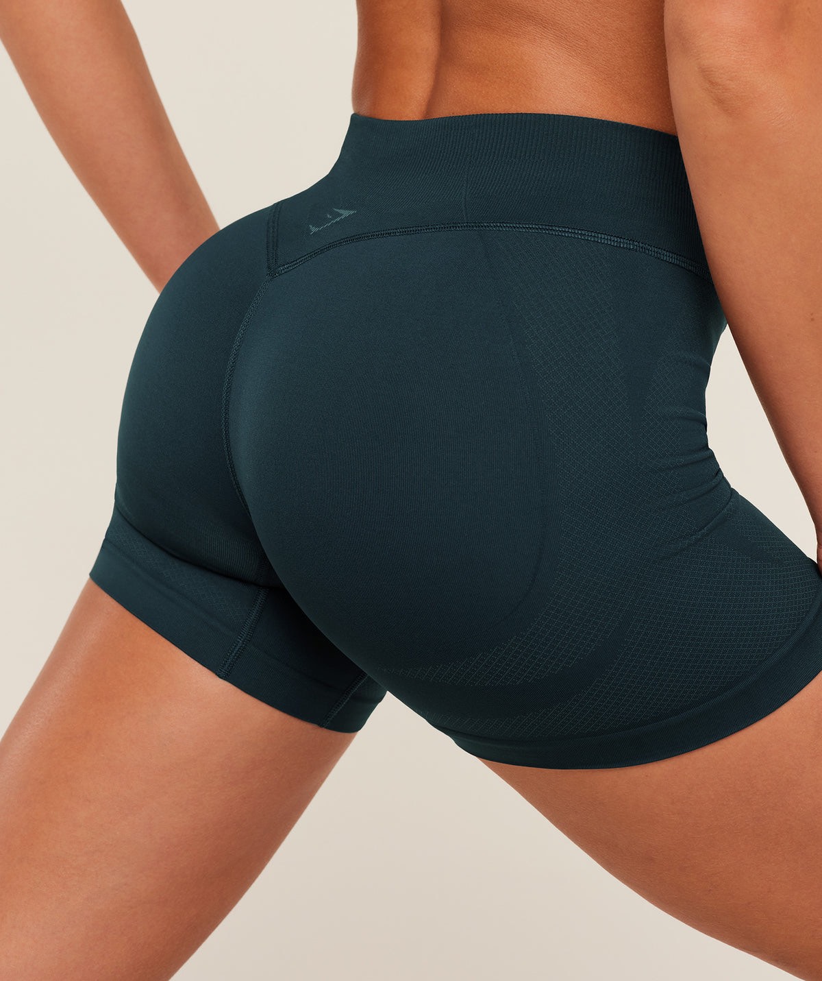 WEEKEND SEAMLESS SHORTS