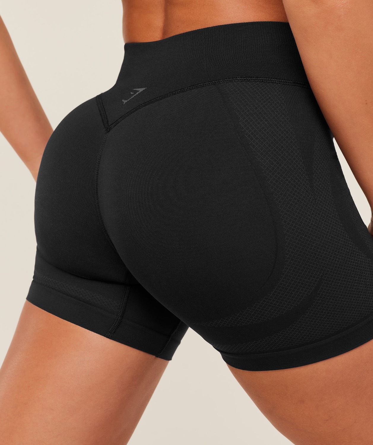 WEEKEND SEAMLESS SHORTS