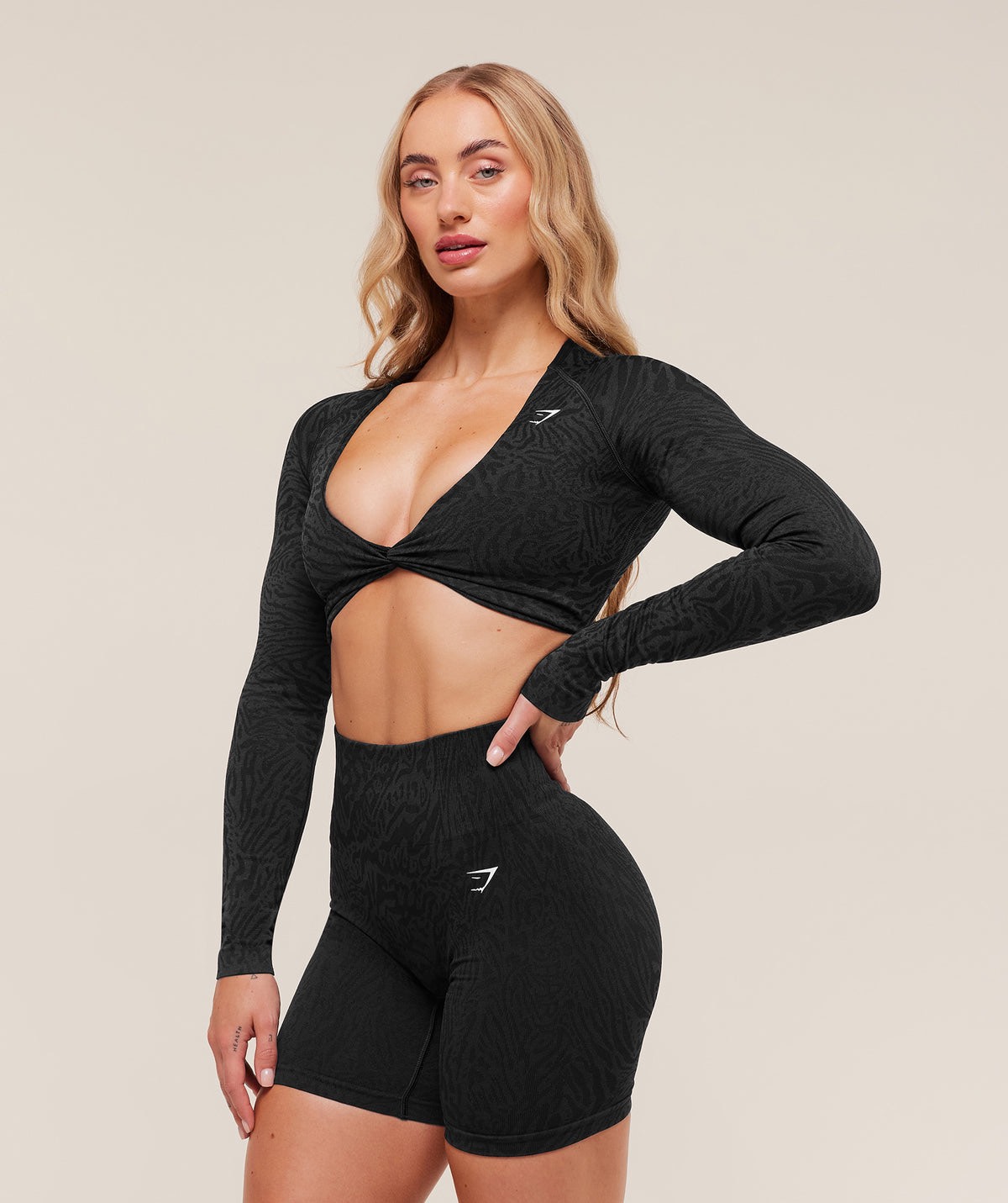 ADAPT ANIMAL LONG SLEEVE CROP TOP