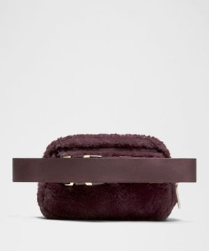Everywhere Belt Bag *Plush Fleece