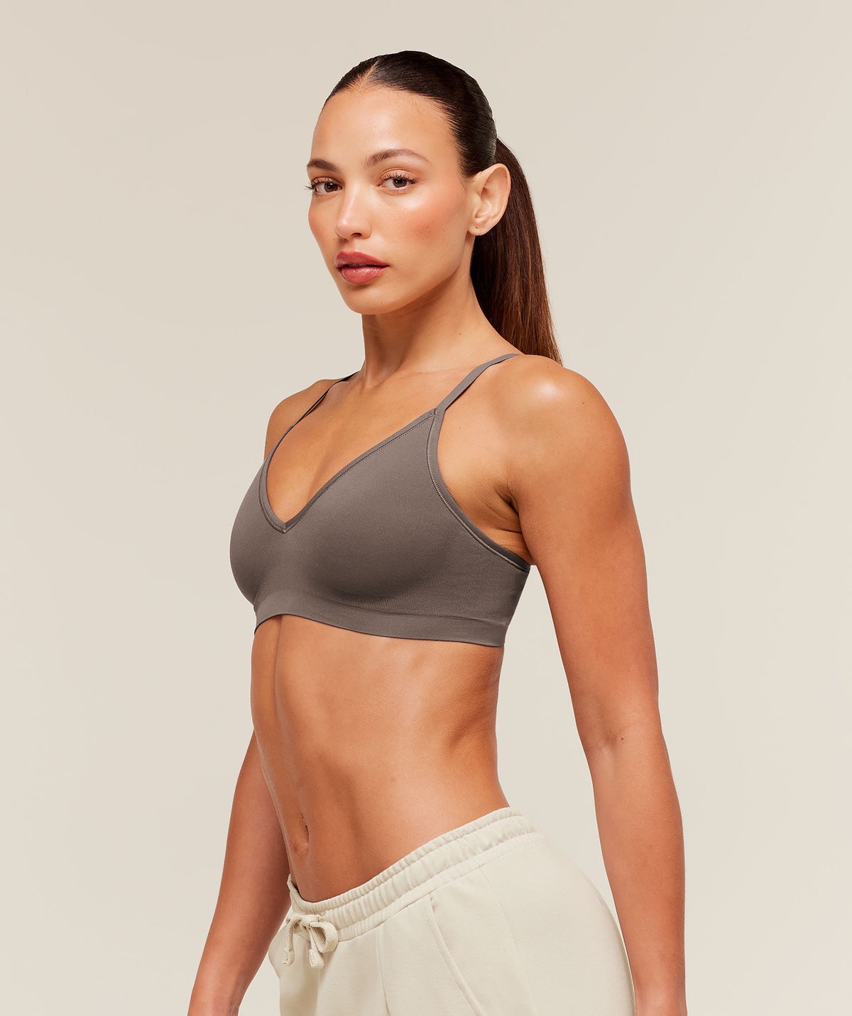FEATHERFORM™ V-NECK BRALETTE