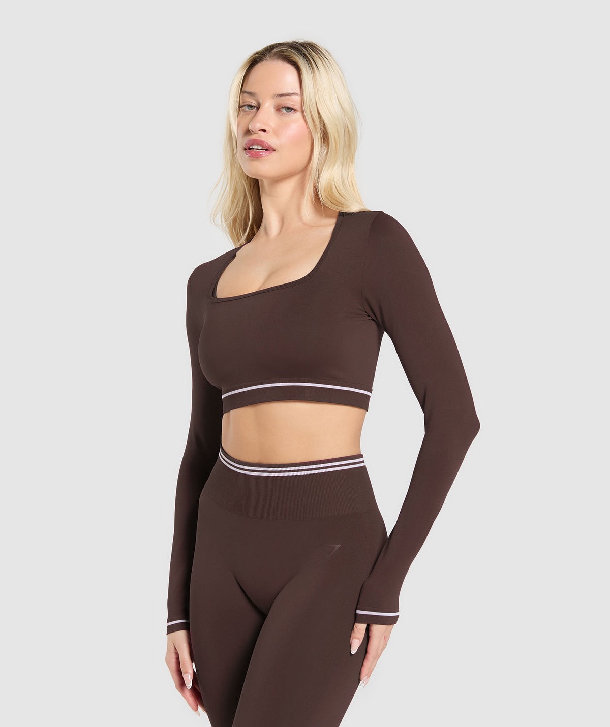 CONTRAST SEAMLESS CROP TOP